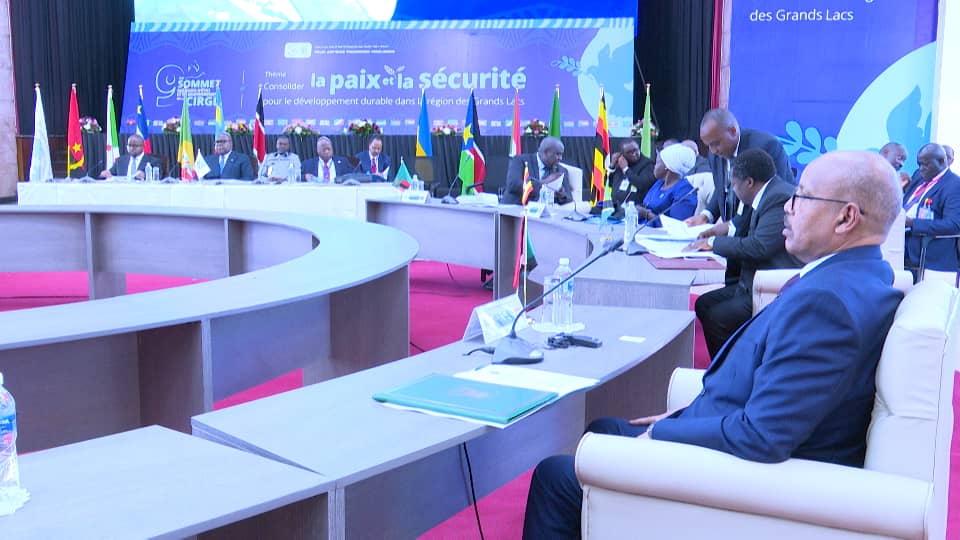 قمة البحيرات